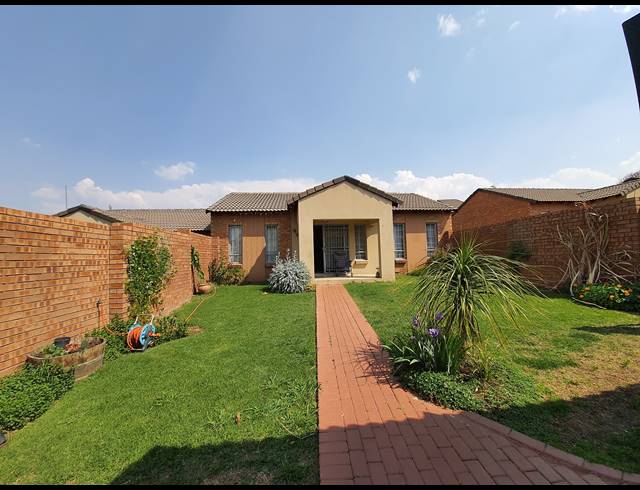 3 BEDROOM SEMI DETACHED FOR SALE IN NOORDWYK